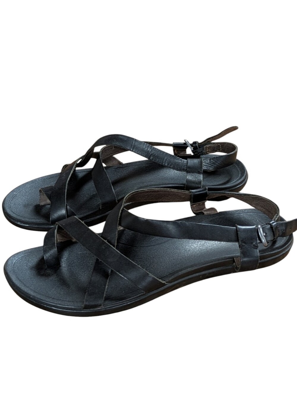 OluKai Upena Black Leather Toe Loop Flat Sandal Size 39